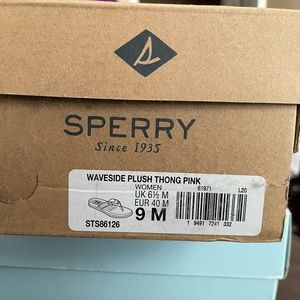 NWT Sperry Thongs